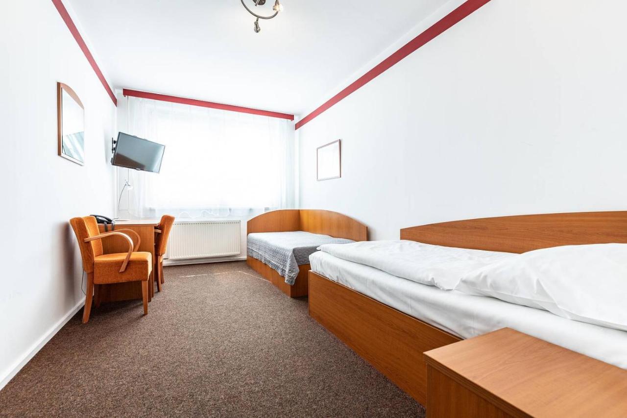 Hotel Krystal Hodonin Exterior photo